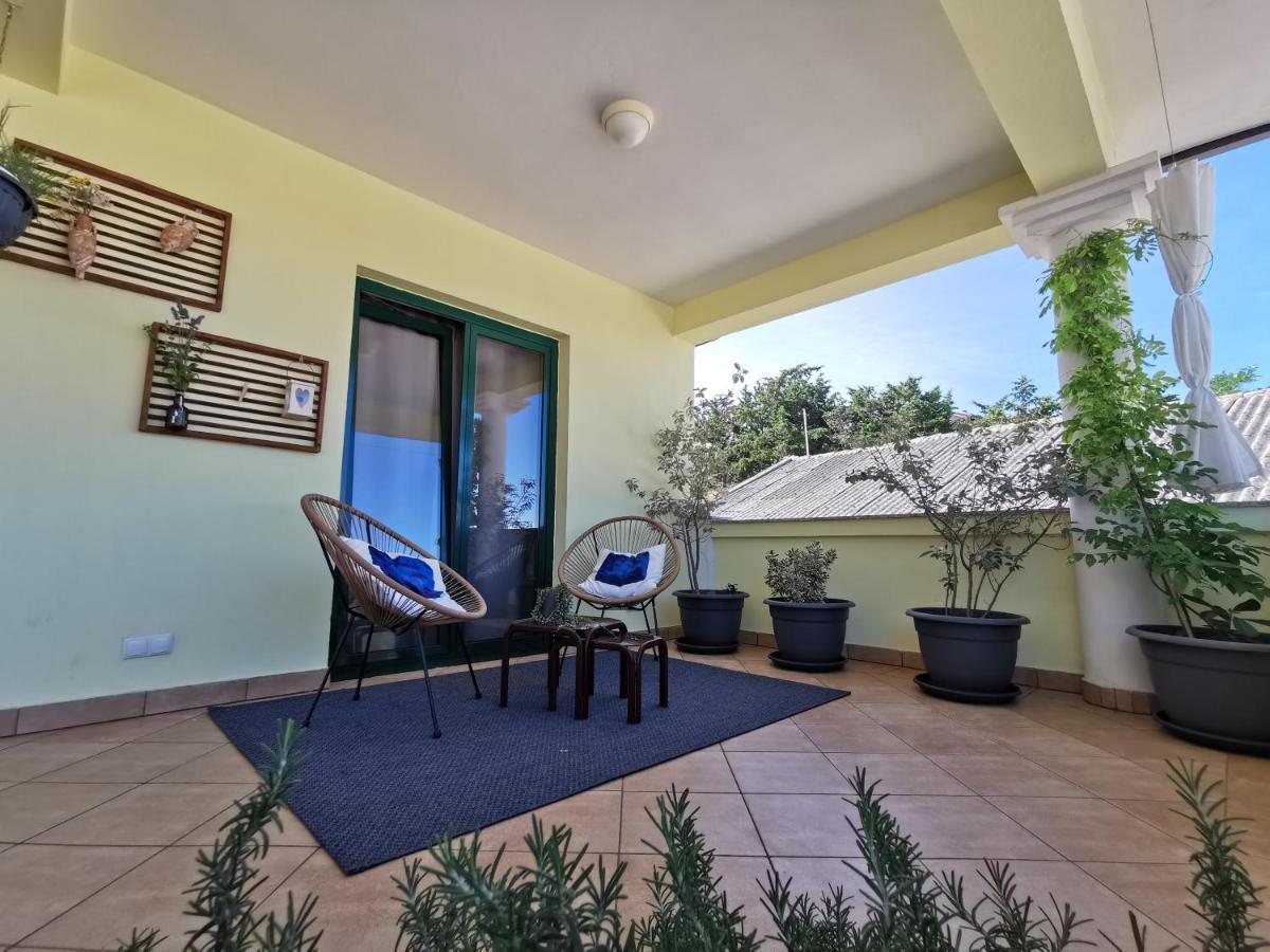 Apartments Ribaric Раб Екстериор снимка