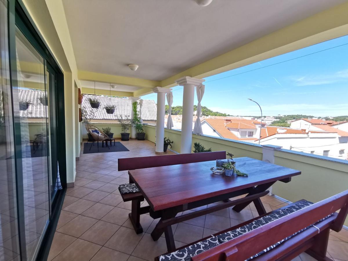 Apartments Ribaric Раб Екстериор снимка